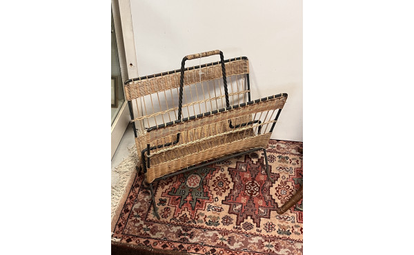 Porte-revues rotin et fer forgé, années 