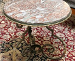 Petite table basse à plateau rond vers 1