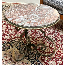 Petite table basse à plateau rond vers 1