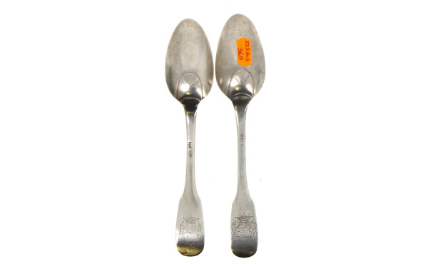 Deux cuillères en argent XVIIIème, modèl