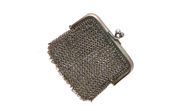 Petit porte-monnaie en argent et maille 