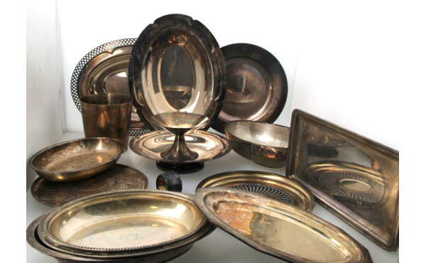 Lot de métal argenté dont plats