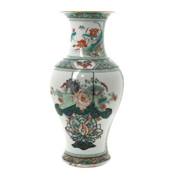 CHINE - Vase balustre en porcelaine, Fam