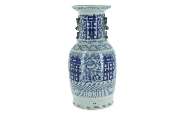 CHINE - Vase en porcelaine décor blanc b