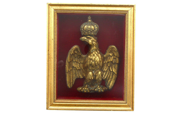 Grande plaque en laiton repoussé en form