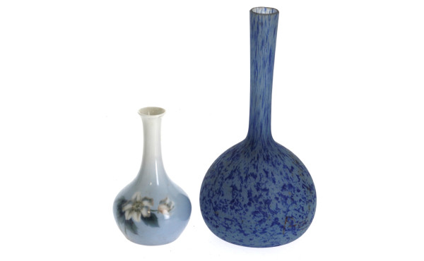 Lot de 2 vases soliflores, l'un en porce
