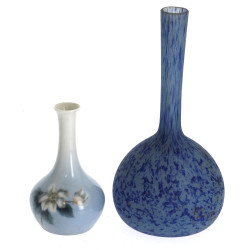 Lot de 2 vases soliflores, l'un en porce