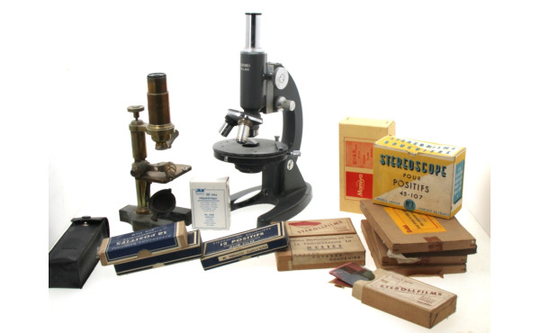 Lot de 2 microscopes dont un en laiton (