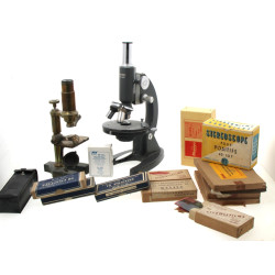 Lot de 2 microscopes dont un en laiton (