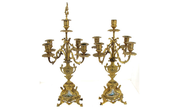 Paire de candélabres en métal doré et pl