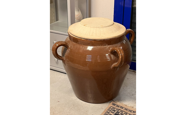 Important saloir 70 l avec son couvercle