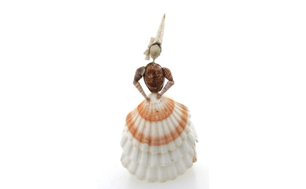 BIGOUDENE - Statuette en coquillage réal
