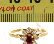 Bague en or jaune 18 cts, sertie d'un ru