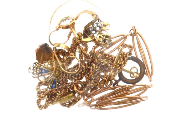 Lot de bijoux en or dont plusieurs accid