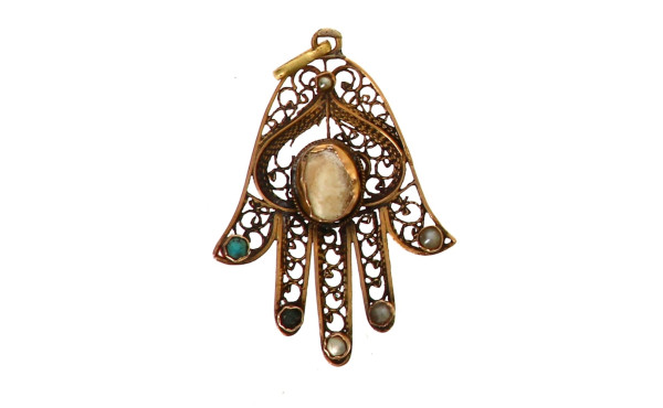 Pendentif main de Fatma en or jaune bas 