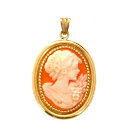 Pendentif camée à profil féminin, montur