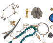 Lot de bijoux fantaisie dont broche CACH