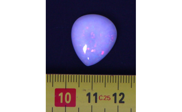 Opale forme poire, poids 13,59 carats