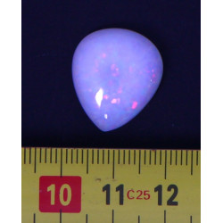 Opale forme poire, poids 13,59 carats