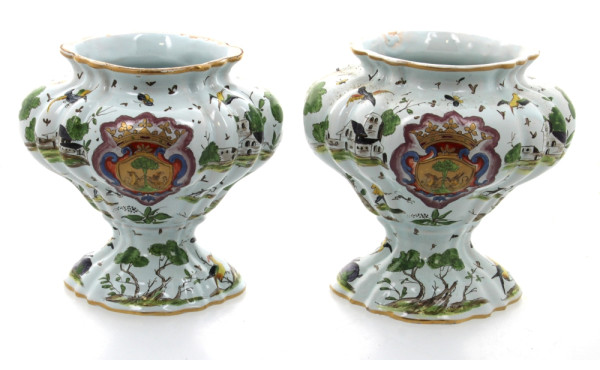 MILAN XIXème (Italie) - Paire de vases s