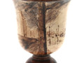 Vase forme tulipe sur piédouche en faïen