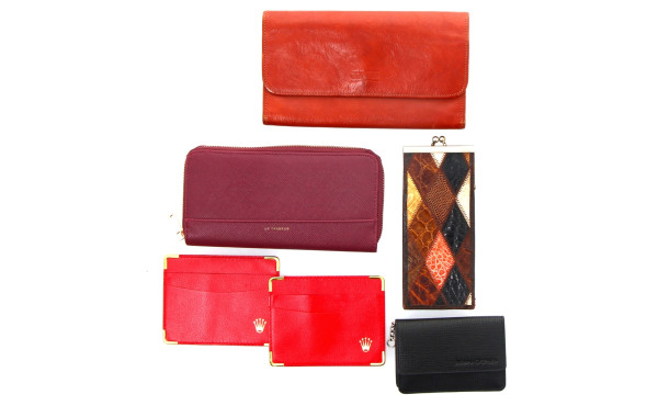 Lot de petites maroquineries dont 2 comp