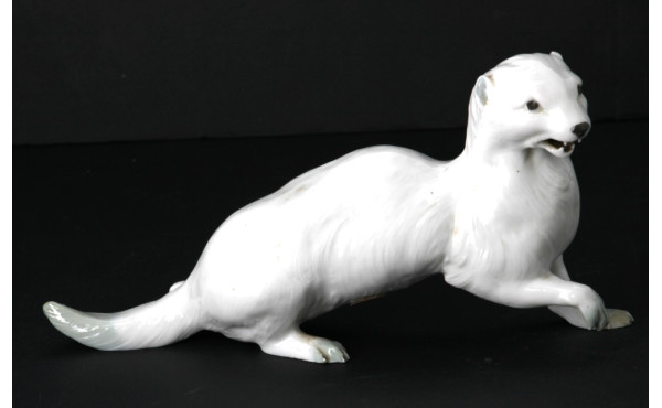 Hermine en porcelaine, L 20 cm (un petit