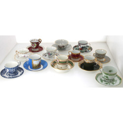 Collection de 12 tasses et sous-tasses e