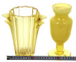 Deux vases en verre jaune, H 19 et 21 cm