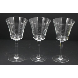 11 verres à vin en cristal forme tulipe.