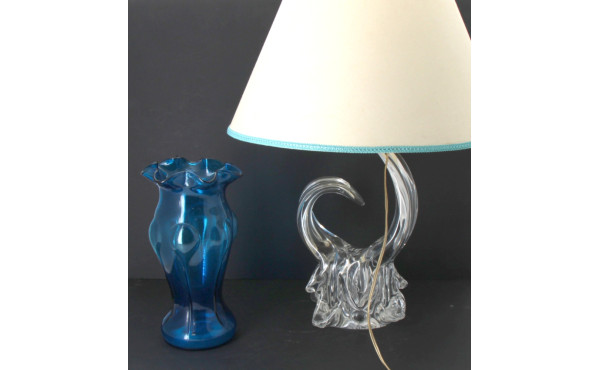 Pied de lampe en cristal dans le goût de