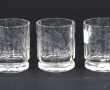 5 petits gobelets en verre gravé décor d