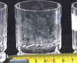 5 petits gobelets en verre gravé décor d
