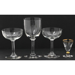 Eléments de service de verres à pied anc
