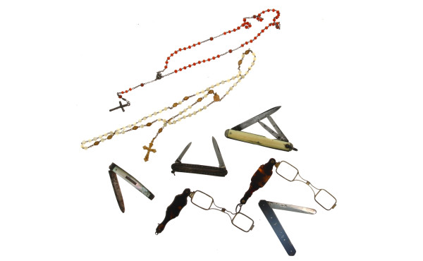 Lot comprenant 2 chapelets dont un en ét