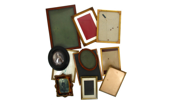 11 petits cadres porte-photo anciens don