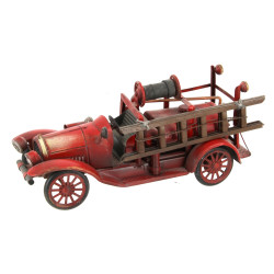 Véhicule automobile des années 20 équipé
