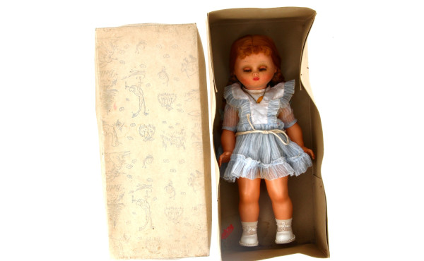 BELLA - Poupée "Bella" rhodoïd ancienne,