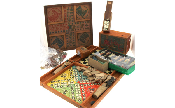 Lot de jeux de société anciens dont Loto