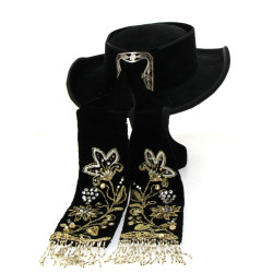 Beau chapeau breton avec sa boucle et so