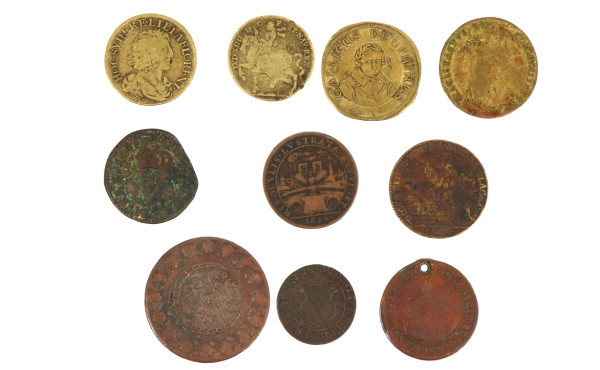 Lot de jetons et monnaies en cuivre et l