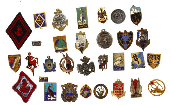 29 Insignes de la Marine Nationale