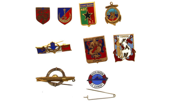 9 insignes militaires français