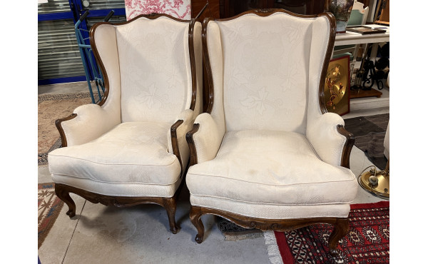 Paire de bergères de style Louis XV en b