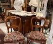 Paire de chaises en bois fruitier sculpt