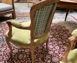 Paire de fauteuils cabriolets style Loui