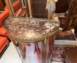 Vitrine de style Louis XV en placage et 
