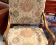 Paire de fauteuils en bois naturel sculp