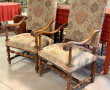 Paire de fauteuils en bois naturel sculp