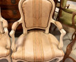 Paire de fauteuils cabriolets style Loui